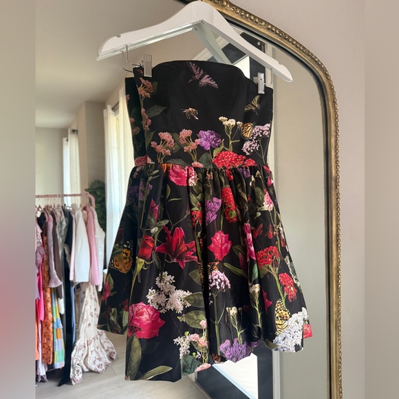 Alice + Olivia Asha Floral Strapless Minidress in Secret Garden - Picture 7 of 13